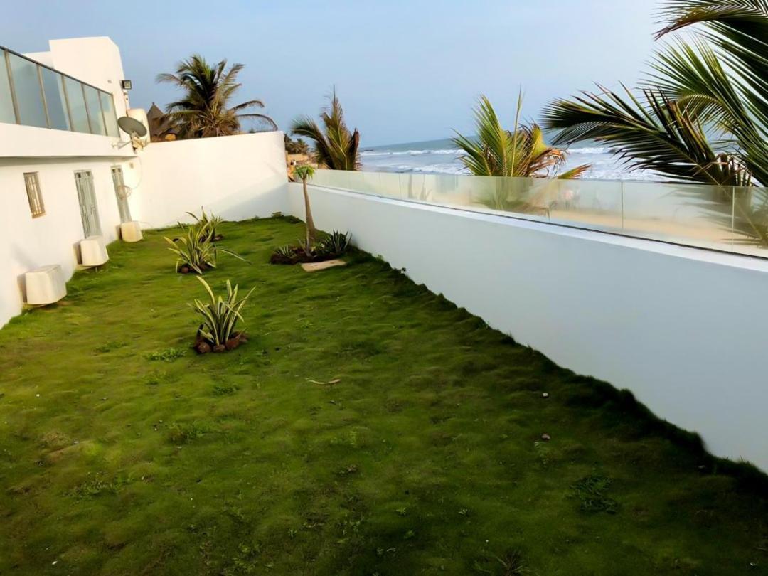 Villa Somone Pied Dans L'Eau Ngoại thất bức ảnh