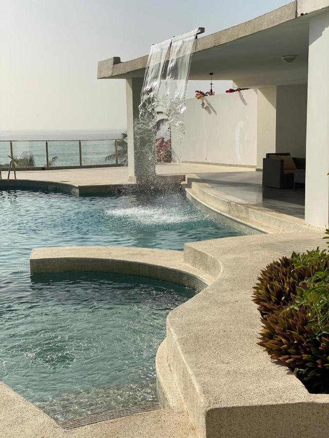 Villa Somone Pied Dans L'Eau Ngoại thất bức ảnh